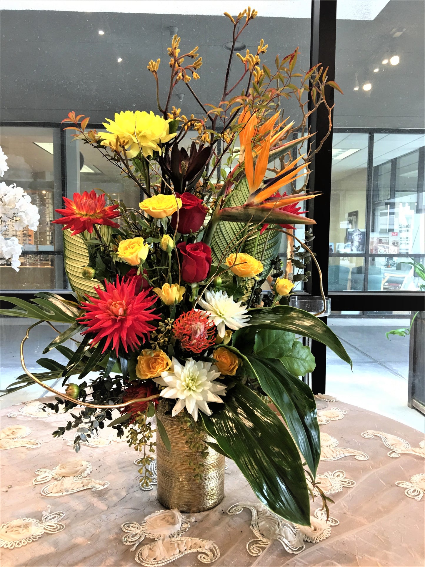 TVA-02 Tropical Vase